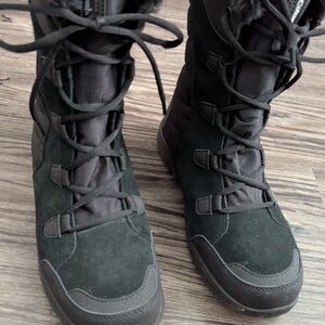 Women's Black Winter Boots